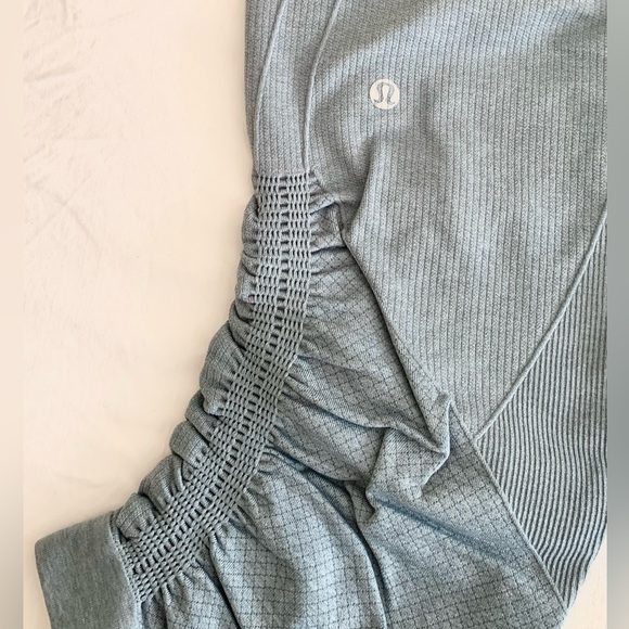 Lululemon In the Flow Crop - Picture 3 of 3